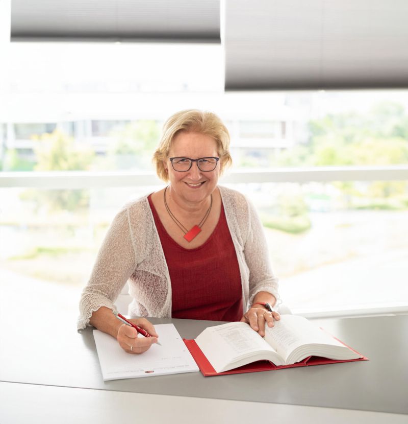 Heike Heuer, Steuerfachwirtin, Waldbronn